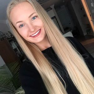 Meet your Posher, Larissa